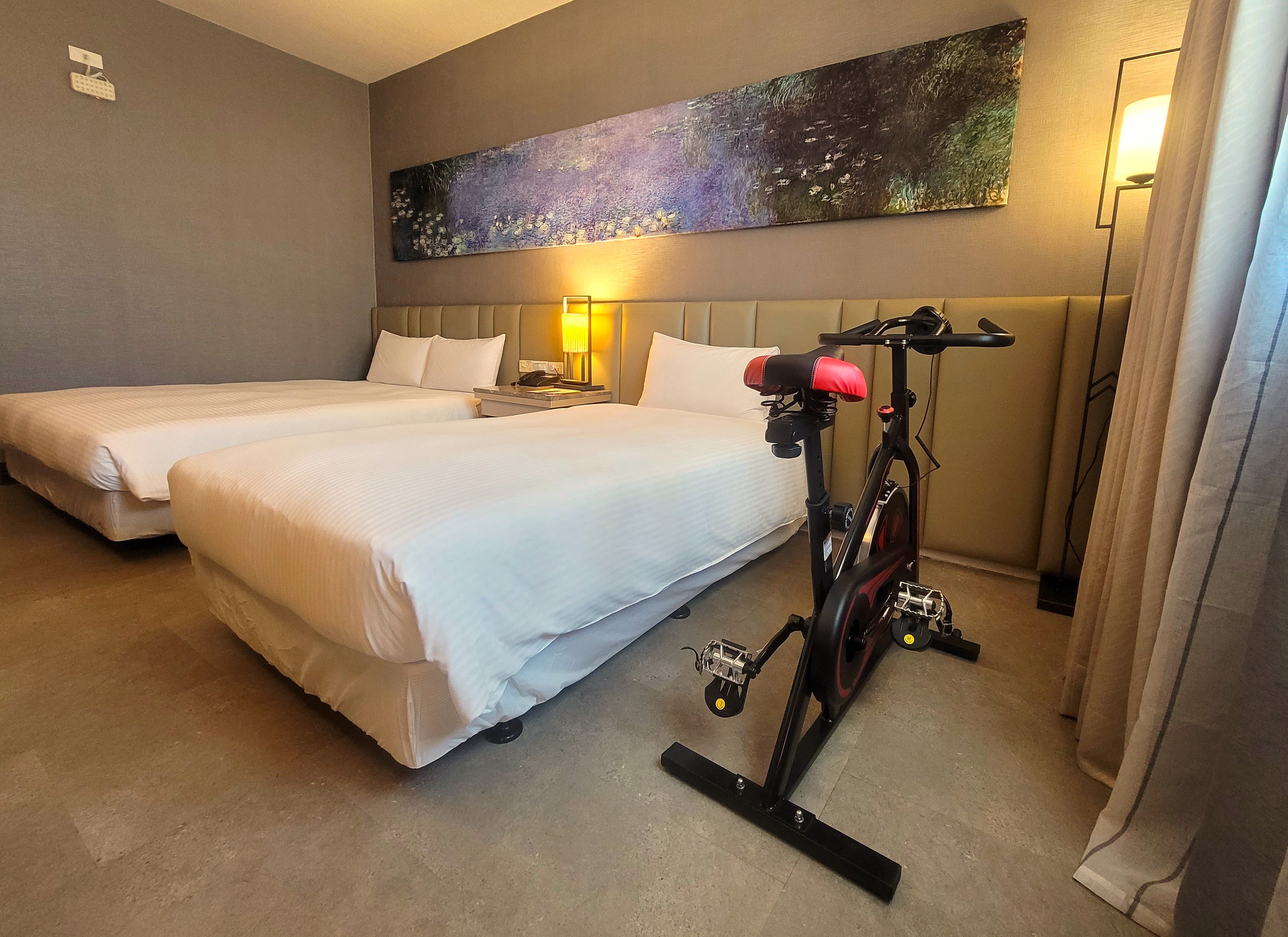 燃脂飛輪房 / Spinning Bike room